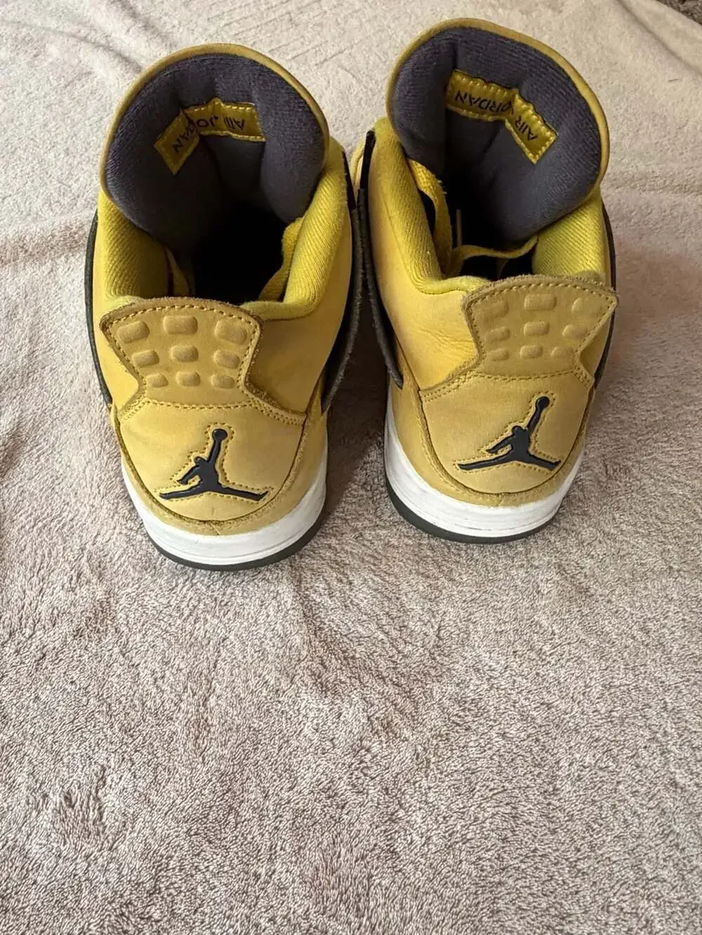Air Jordan 4 Retro Lightning (2021) Men's Size 9